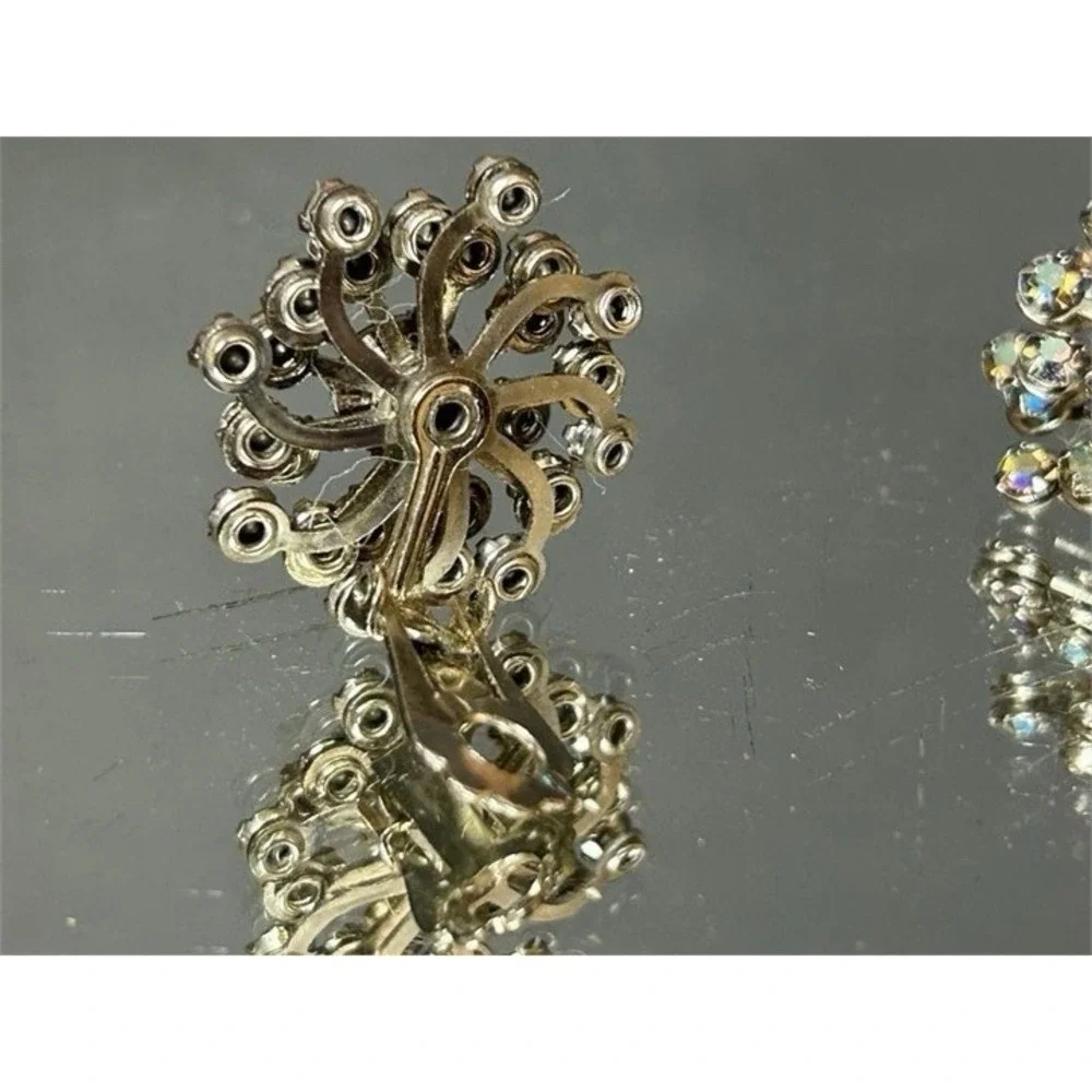 WOWOW Vintage 1950's XX Sparkling Rhinestone Flower Clip Earrings
